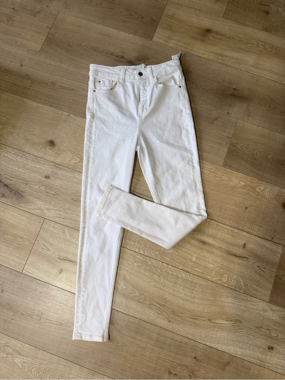 Zara Women’s High-Rise White Skinny Jeans